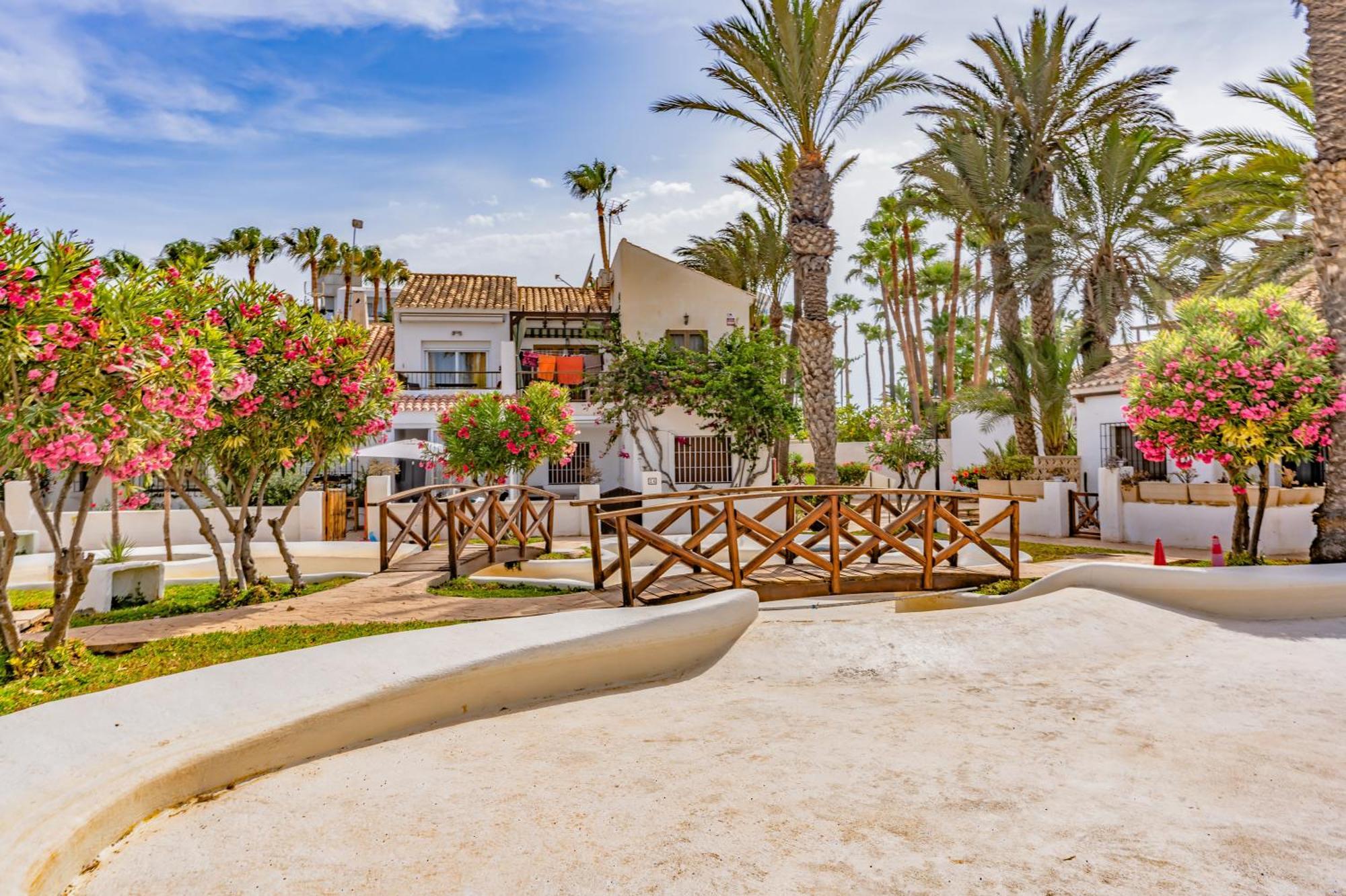 Beachhouse Playa R&R Roquetas de Mar Bagian luar foto